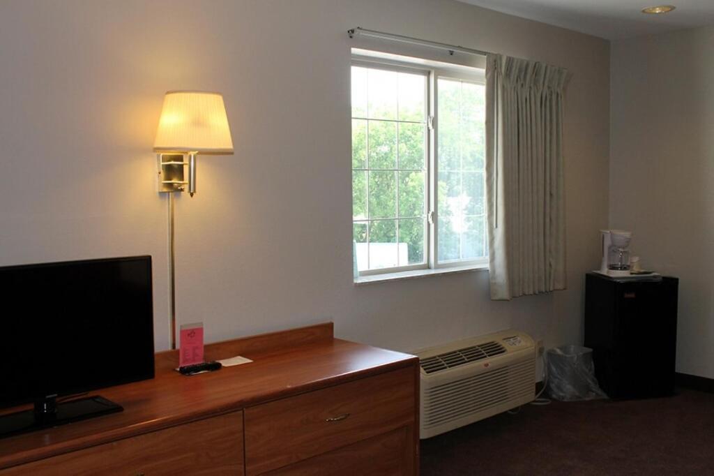 Edmore Inn Εξωτερικό φωτογραφία
